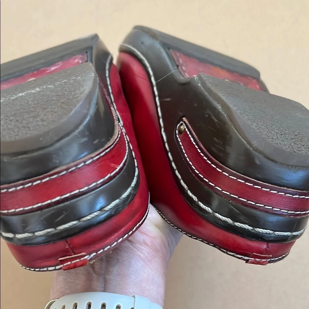 Spring Step Red Slip-On Clogs - Picture 4 of 5
